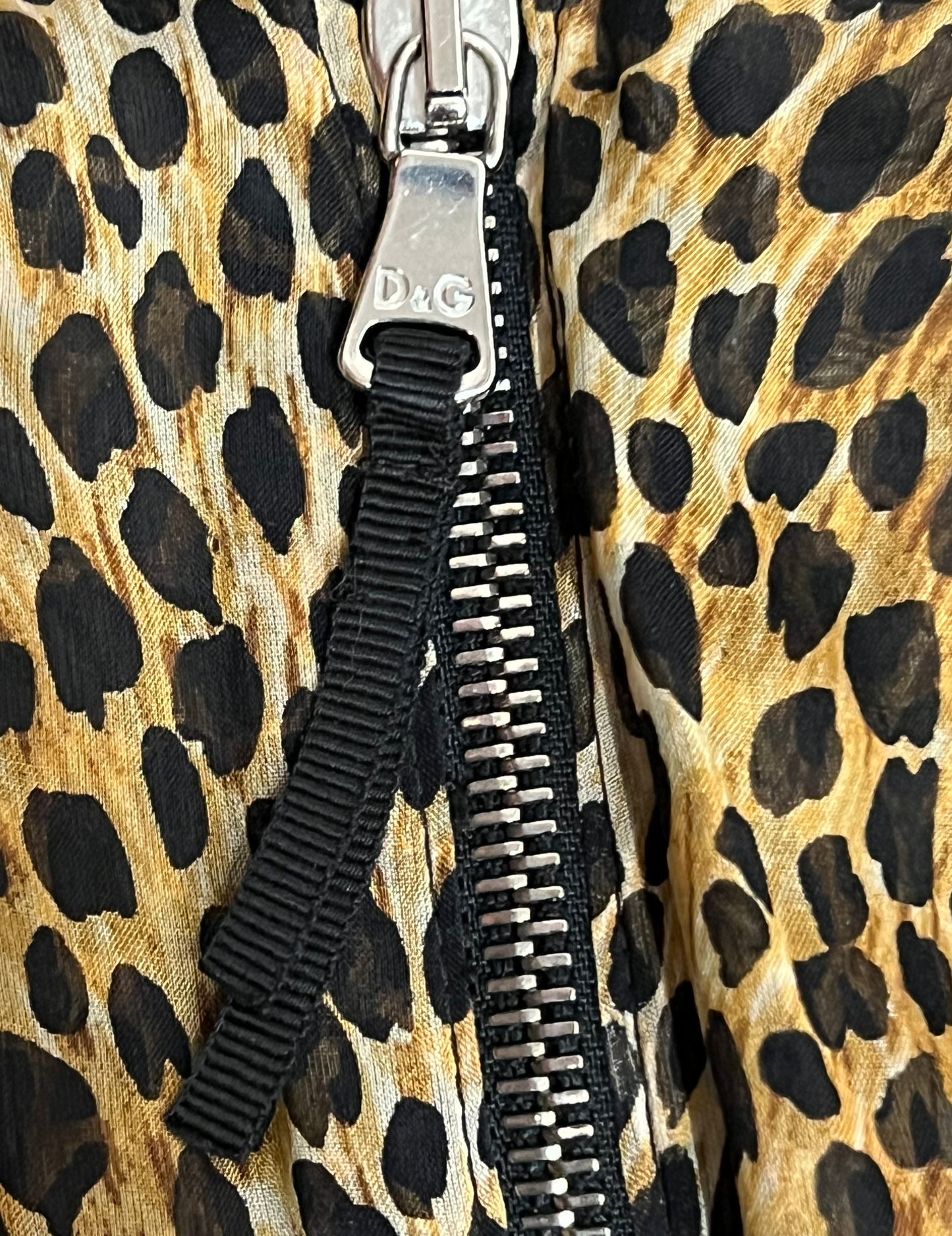 Vintage Y2K Authentic Dolce & Gabbana Leopard Print V-Neck Peplum
