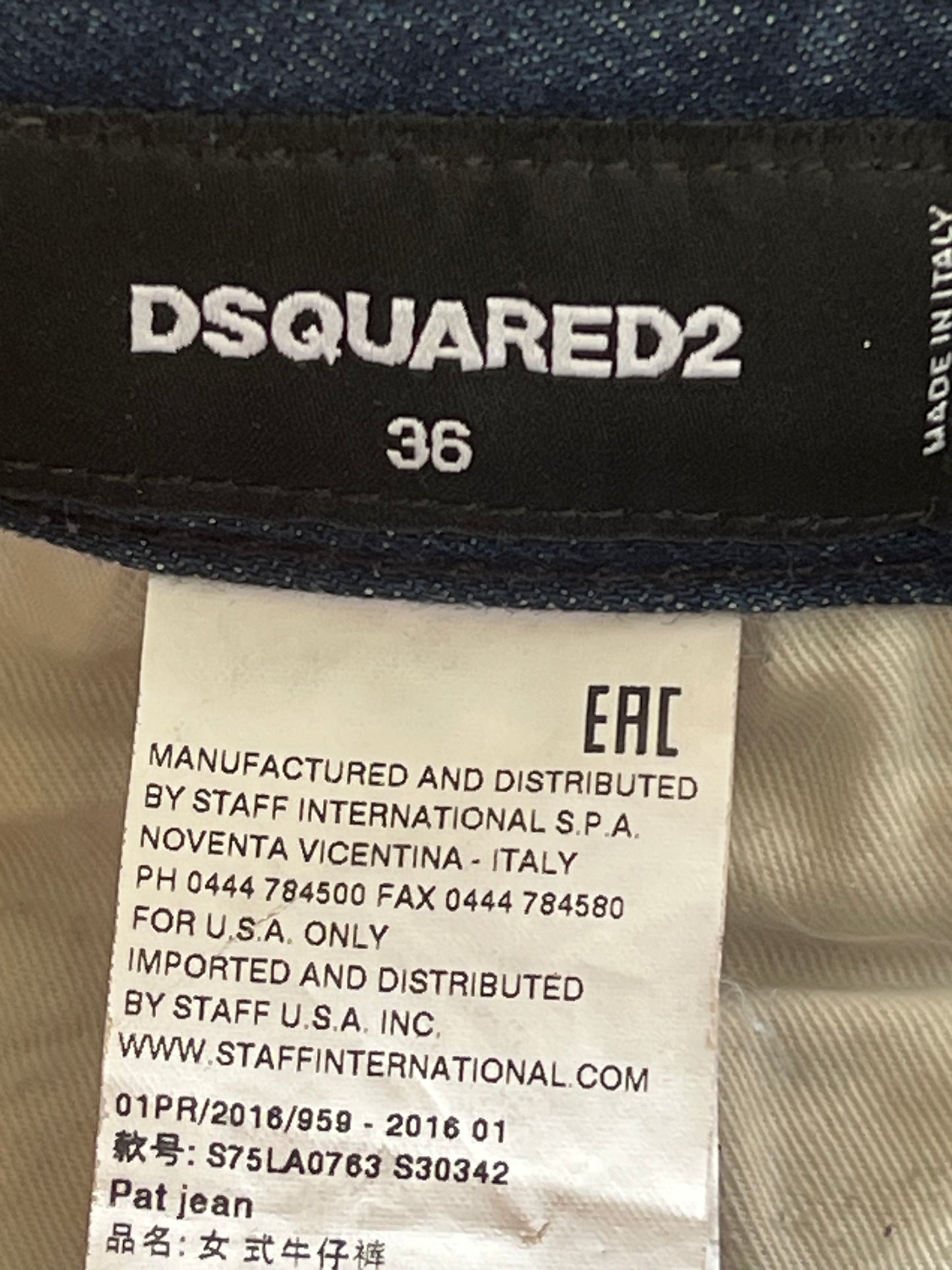 Ultra Low Waist Y2K DSQUARED2 Capri Jeans